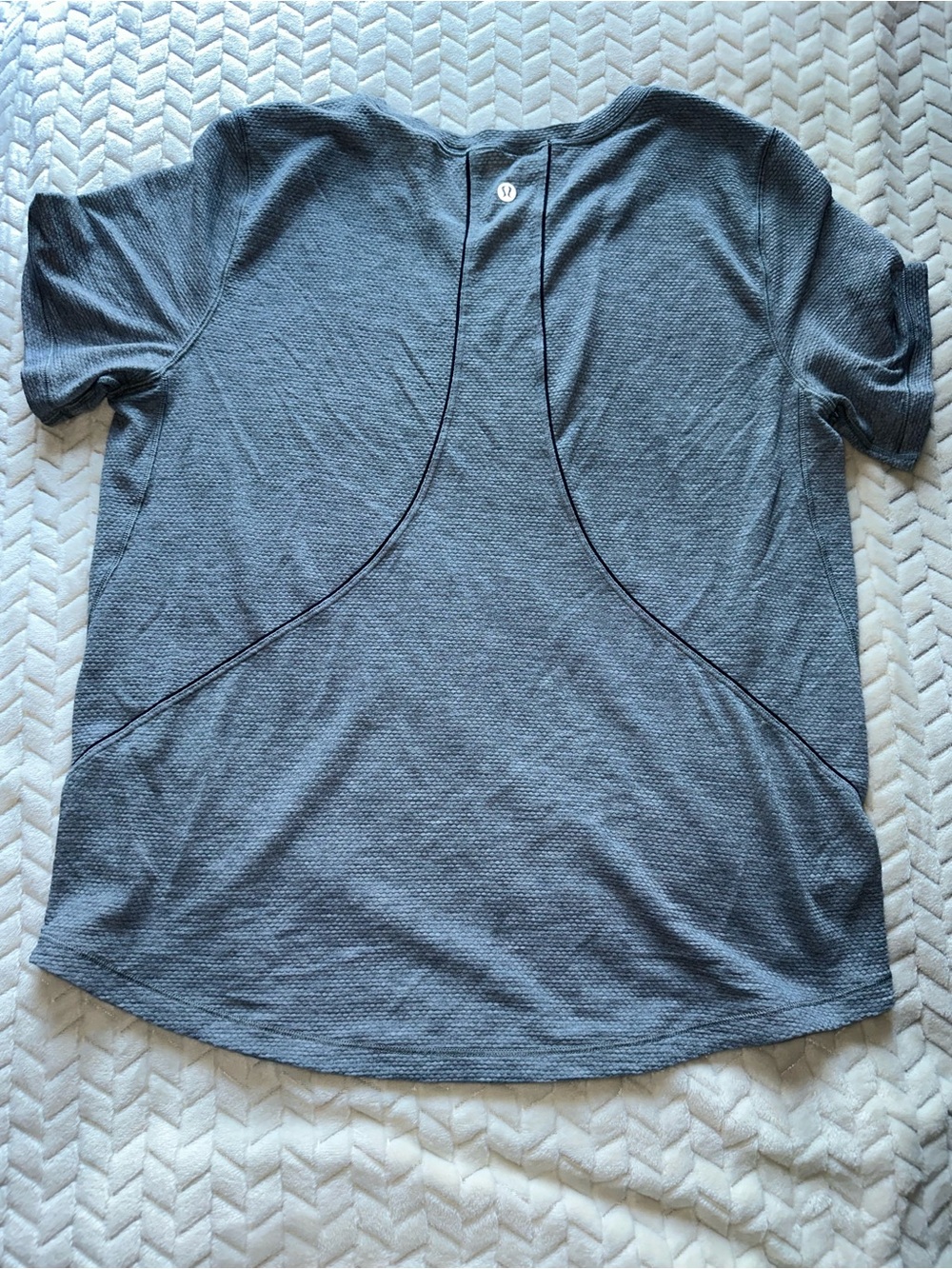 Lululemon Long Distance Short Sleeve Shirt Heather Grey Size 8-10 PTP 20.5” - Picture 2 of 6